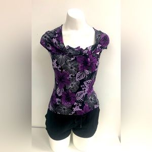 FRED DAVID STRETCHY TOP IN SIZE MEDIUM
